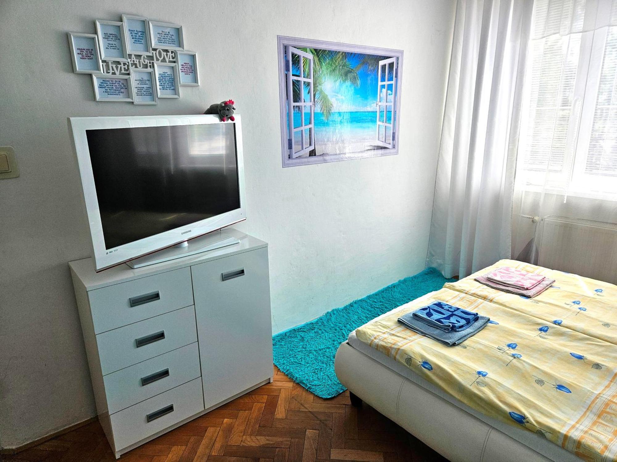 Cozy Blue Apartment Presov Luaran gambar